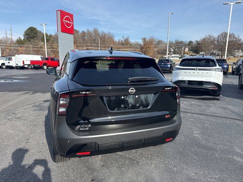 Used 2025 Nissan Kicks SR image 6