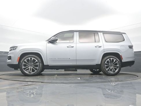 Used 2023 Jeep Grand Wagoneer Series III image 49