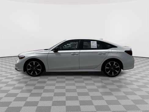 Used 2025 Honda Civic Sport Touring image 3