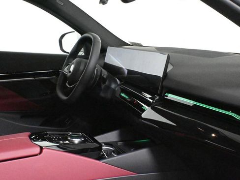 Used 2026 BMW 530i xDrive w/ Premium Package image 32