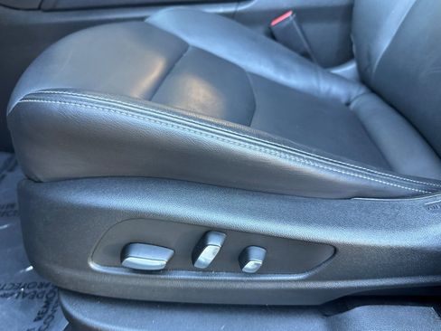 Certified 2025 Cadillac XT6 Premium Luxury image 12