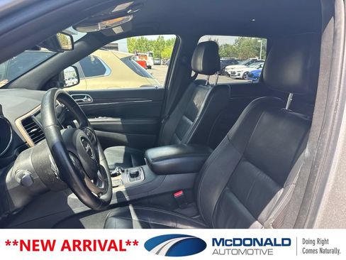 Used 2016 Jeep Grand Cherokee Limited AWD/4WD image 8