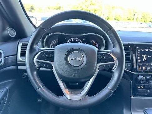 Used 2022 Jeep Grand Cherokee Laredo X image 14