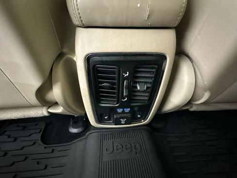 Used 2017 Jeep Grand Cherokee Limited w/ Luxury Group II AWD/4WD image 20