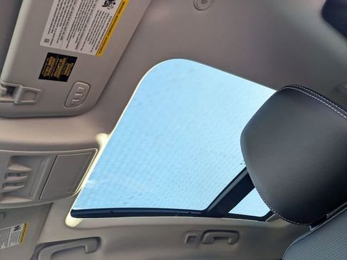 New 2026 Ford Escape SE w/ PHEV Premium Package FWD image 11