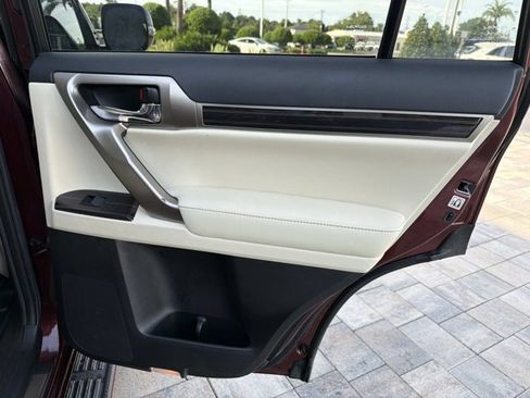 Used 2021 Lexus GX 460 Premium w/ Premium Package AWD/4WD image 21