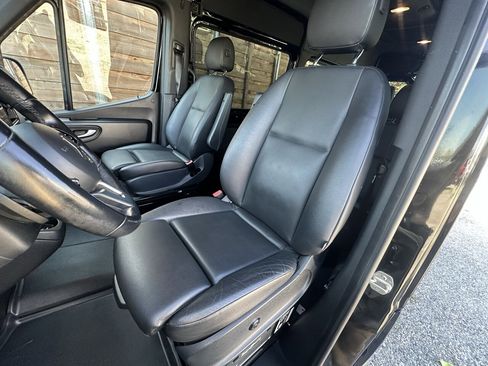 Used 2019 Mercedes-Benz Sprinter 2500 image 45