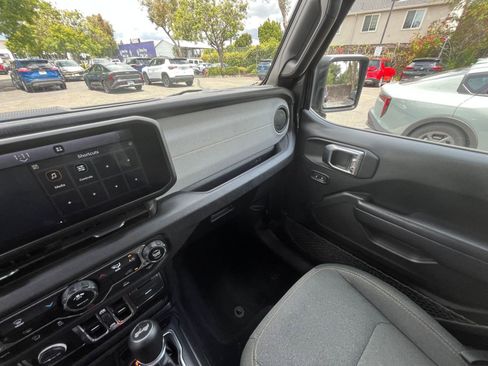 Used 2025 Jeep Wrangler Unlimited Sport AWD/4WD image 34