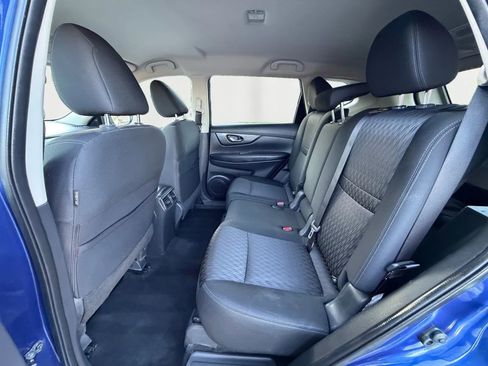 Used 2018 Nissan Rogue SV AWD/4WD image 13