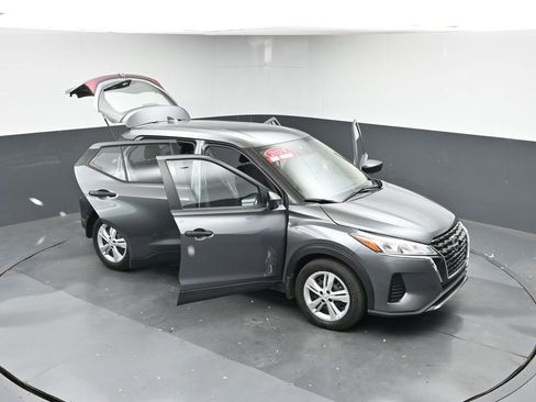 Used 2024 Nissan Kicks S image 41