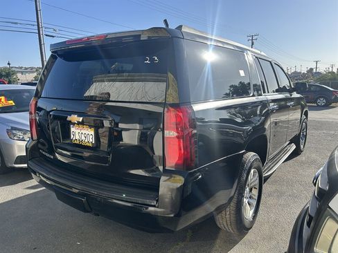 Used 2017 Chevrolet Suburban LT image 10