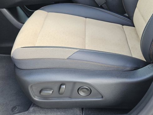 Used 2026 Chevrolet Equinox ACTIV w/ Convenience Package III image 26