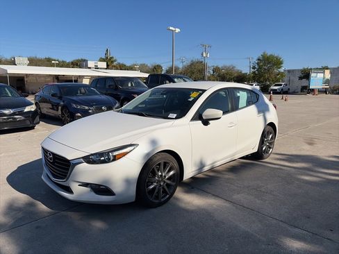 Used 2018 MAZDA MAZDA3 Touring image 7