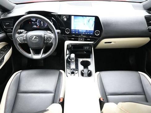 Used 2024 Lexus NX 250 FWD w/ Towing Package (2000 Lbs) image 14