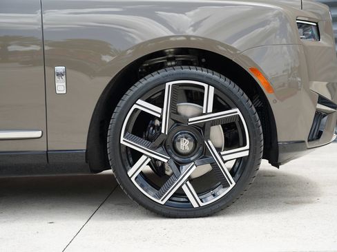 Used 2025 Rolls-Royce Cullinan AWD/4WD image 31