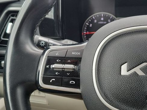 Used 2022 Kia Sorento S FWD image 17