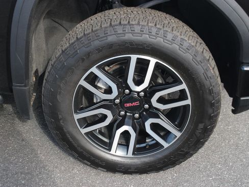 Used 2024 GMC Sierra 1500 AT4 w/ Technology Package image 43