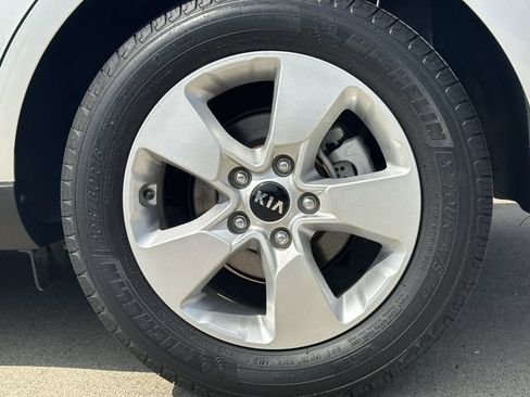 Used 2018 Kia Soul FWD image 8