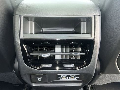 New 2026 Jeep Grand Cherokee Altitude AWD/4WD image 21