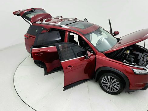 Used 2024 Nissan Pathfinder SL w/ SL Premium Package FWD image 24