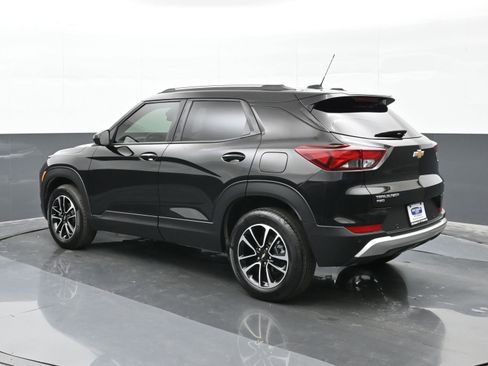 Used 2024 Chevrolet TrailBlazer LT w/ LT Cold Weather Package image 6