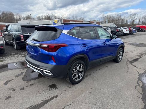 Used 2023 Kia Seltos EX AWD/4WD image 4