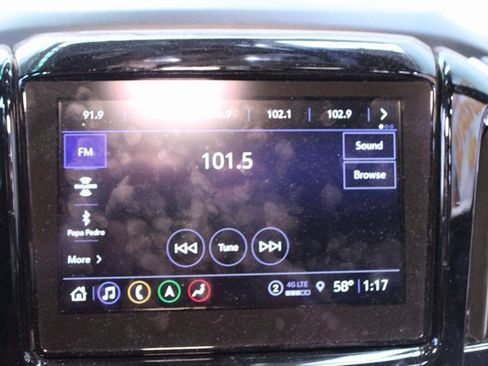 Used 2023 Chevrolet Traverse RS image 27