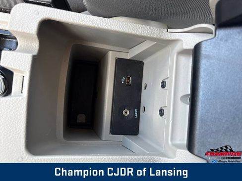 Used 2014 Ford Focus SE FWD image 22