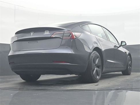 Used 2023 Tesla Model 3 Standard Range image 31