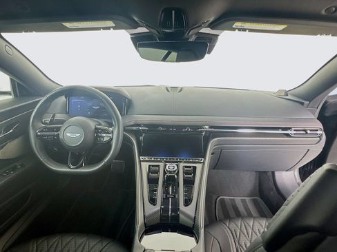 Used 2024 Aston Martin DB12 Coupe RWD image 21