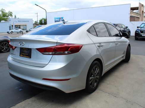 Used 2017 Hyundai Elantra SE w/ SE A/T Tech Package 03 FWD image 5