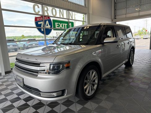 Used 2019 Ford Flex Limited AWD/4WD image 3