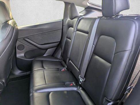 Used 2020 Tesla Model Y Long Range image 19