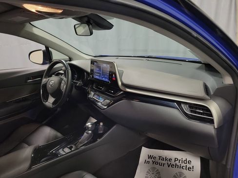 Used 2021 Toyota C-HR XLE image 26