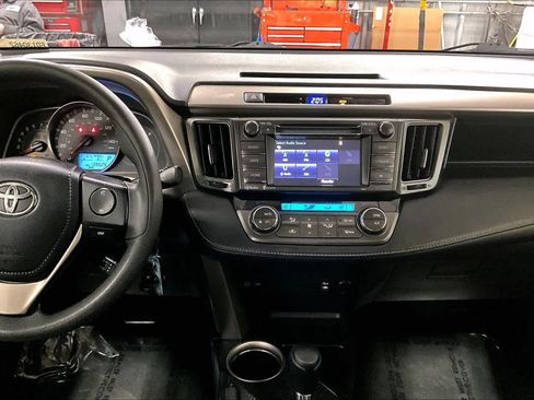 Used 2015 Toyota RAV4 XLE image 7