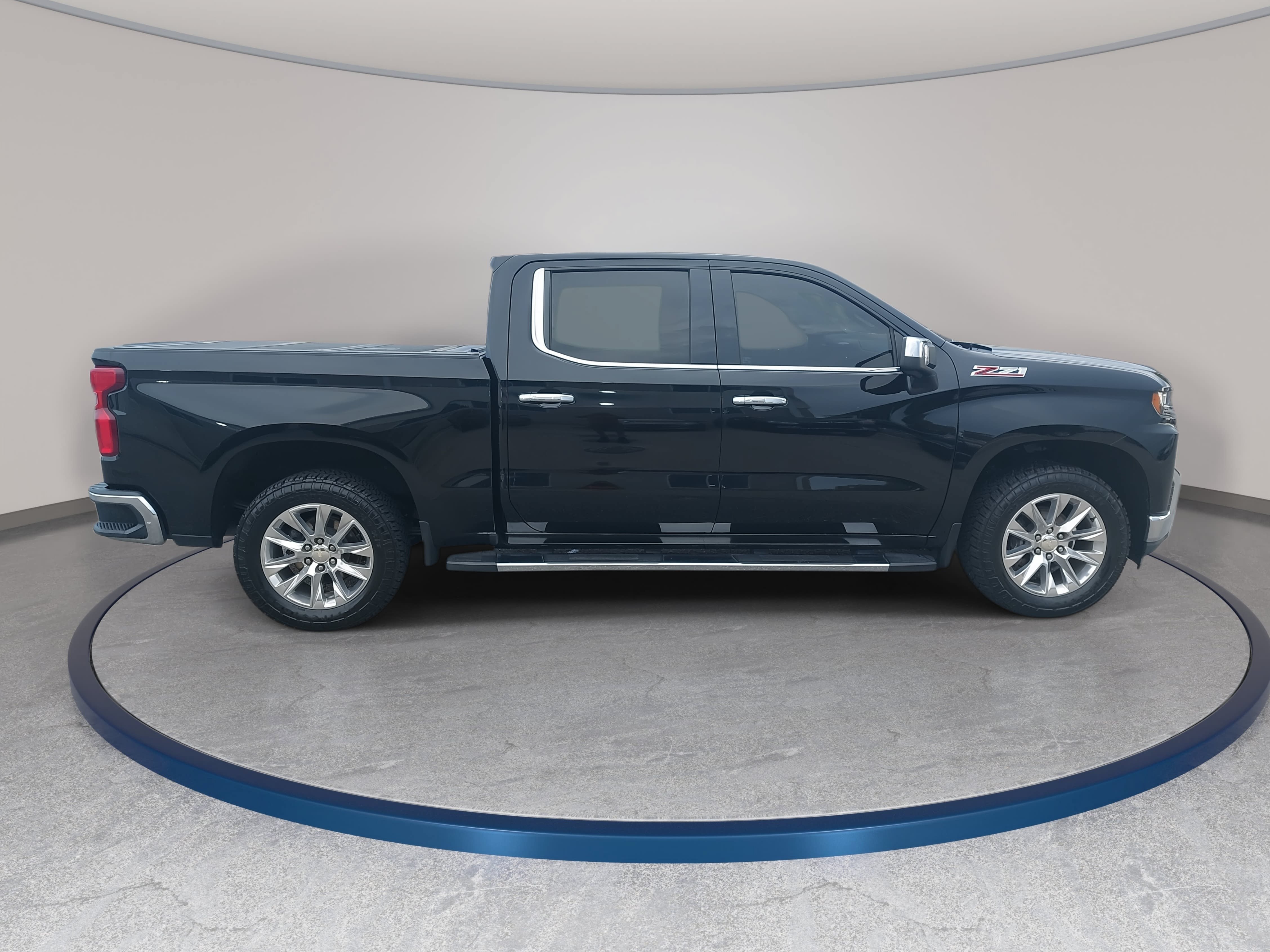 Used 2019 Chevrolet Silverado 1500 LTZ w/ LTZ Plus Package AWD/4WD image 4