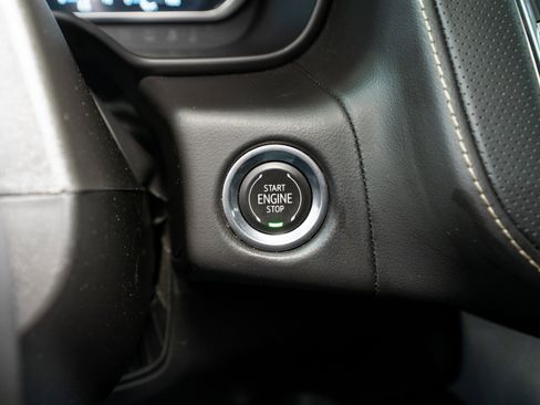 Used 2023 GMC Yukon SLT image 29