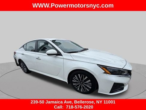 Used 2024 Nissan Altima 2.5 SV w/ SV Premium Package FWD image 2