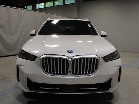 New 2026 BMW X5 xDrive50e w/ Premium Package image 3