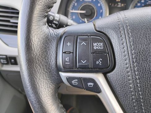 Used 2017 Toyota Sienna XLE AWD/4WD image 23