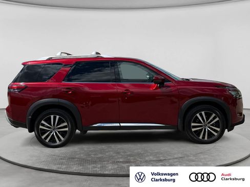Used 2023 Nissan Pathfinder Platinum AWD/4WD image 4