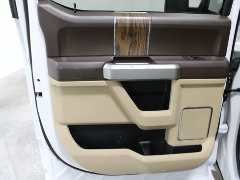 Used 2020 Ford F150 Lariat image 24