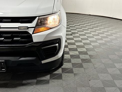 Used 2022 Chevrolet Colorado LT w/ Fleet Safety Package image 9