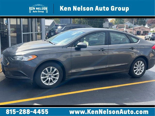 Used 2017 Ford Fusion S FWD image 1