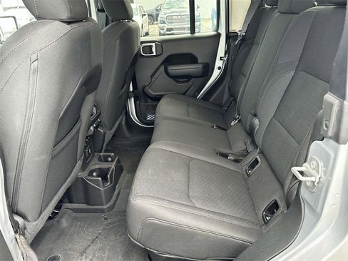 Used 2022 Jeep Gladiator Willys image 14