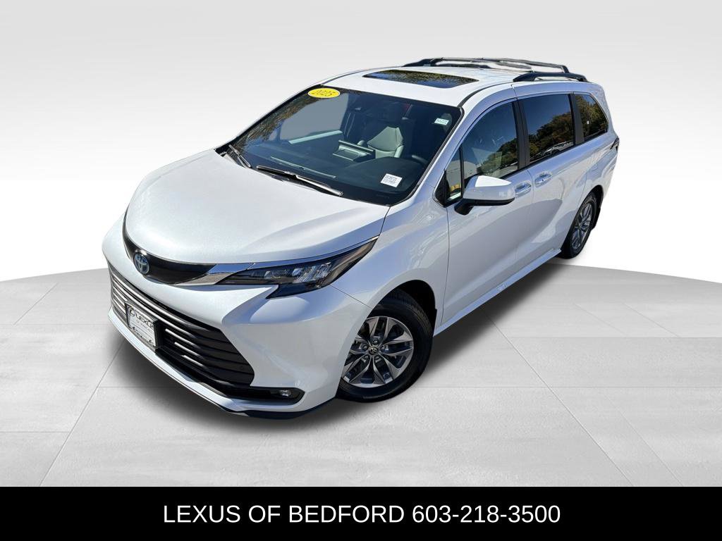 Used 2025 Toyota Sienna XLE w/ XLE Plus Package AWD/4WD image 1
