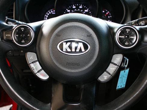 Used 2016 Kia Soul + FWD image 16