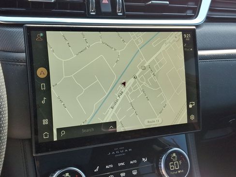 Used 2021 Jaguar F-PACE SVR image 17