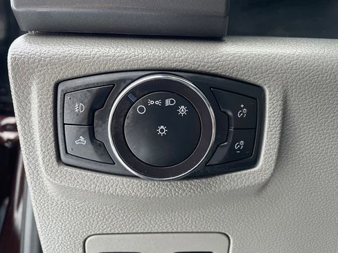 Used 2018 Ford F150 XLT w/ Equipment Group 302A Luxury image 11