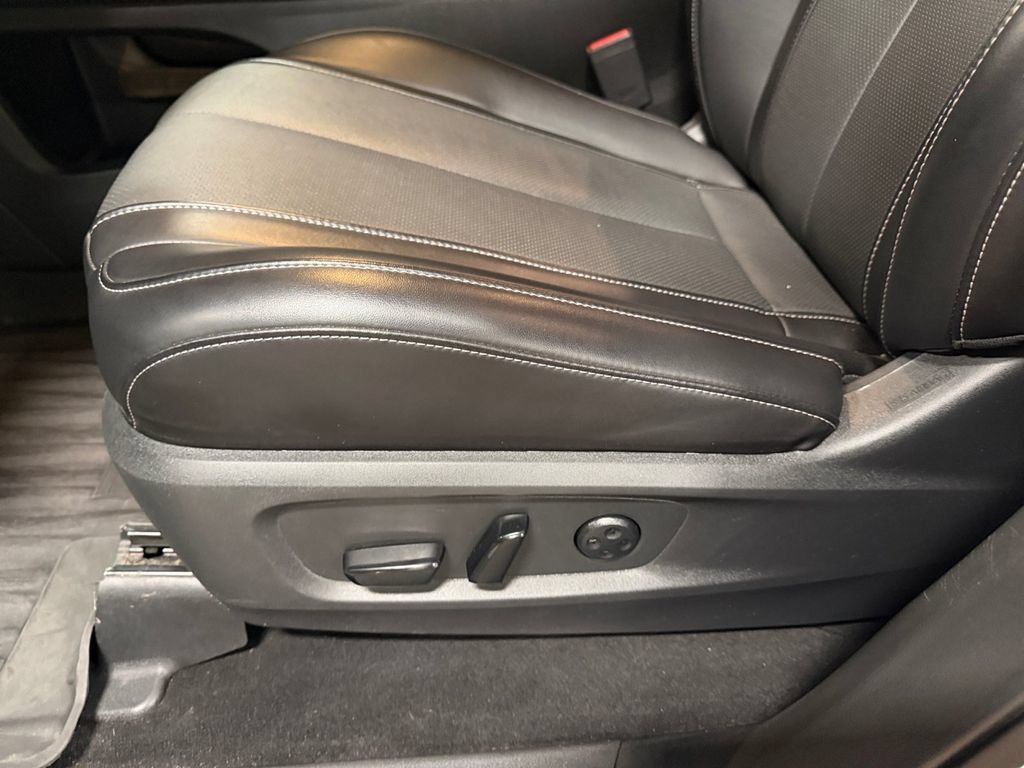 Used 2024 INFINITI QX60 Luxe AWD/4WD image 32